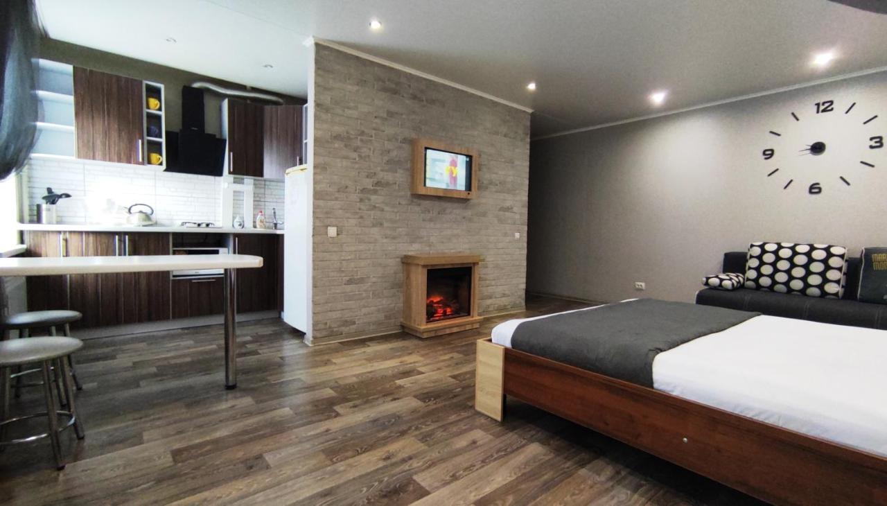 Люкс В Центре Металлургов 31 Kr Apartments 크리보이 로그 외부 사진