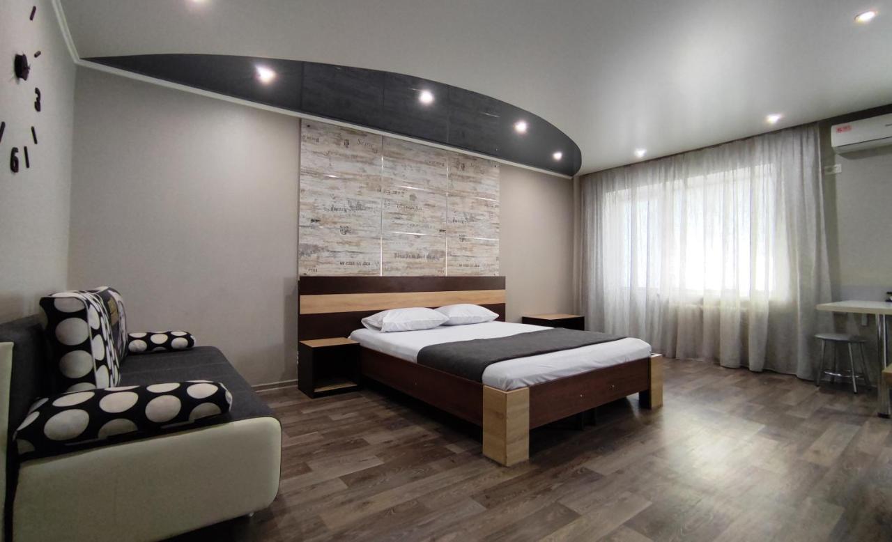 Люкс В Центре Металлургов 31 Kr Apartments 크리보이 로그 외부 사진